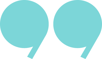 Guillemets ouvrants introduisant les témoignages clients